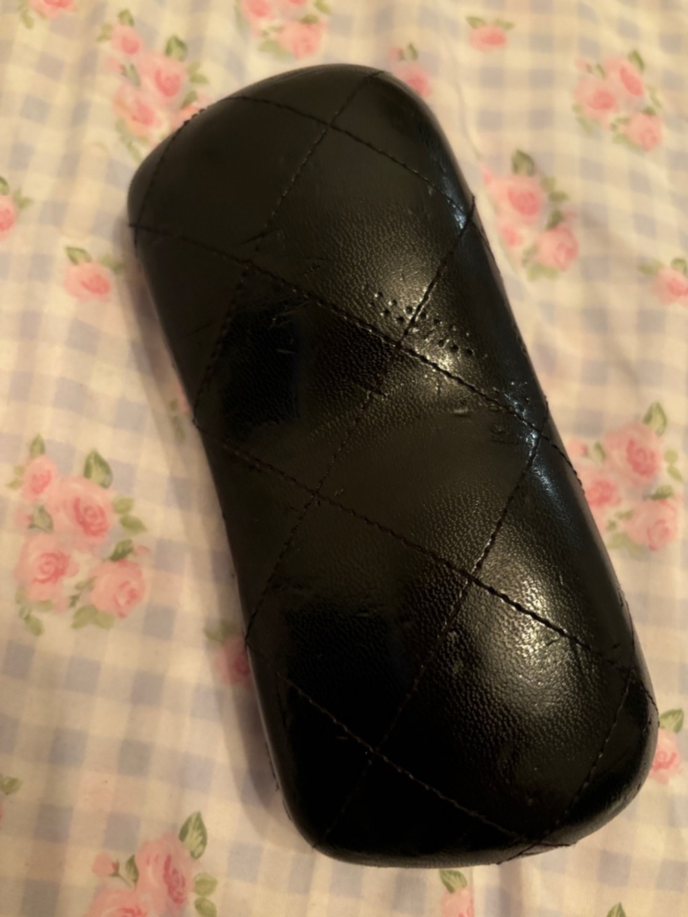 CHANEL Black Quilted Eyewear Case with CC Emblem Used - Picture 3 of 5